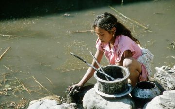 Modern Heroes, Modern Slaves? Listening to migrant domestic workers’ everyday temporalities