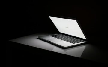 Behind the screens: Analysis of human trafficking victims’ abuse in digital surroundings