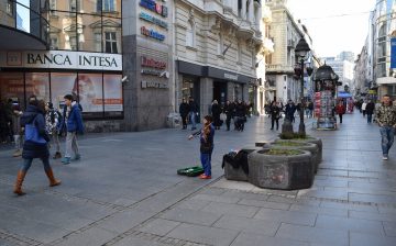Identifying trafficked migrants and refugees along the Balkan route. Exploring the boundaries of exploitation, vulnerability and risk