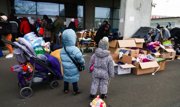 Children going missing amid chaos at Ukrainian border, aid groups report