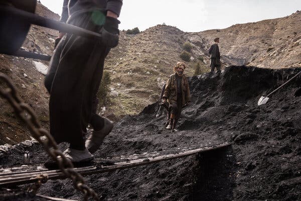 Afghanistan’s economic collapse has driven three times as many people as usual to seek work in the mines, despite the dangers there. 