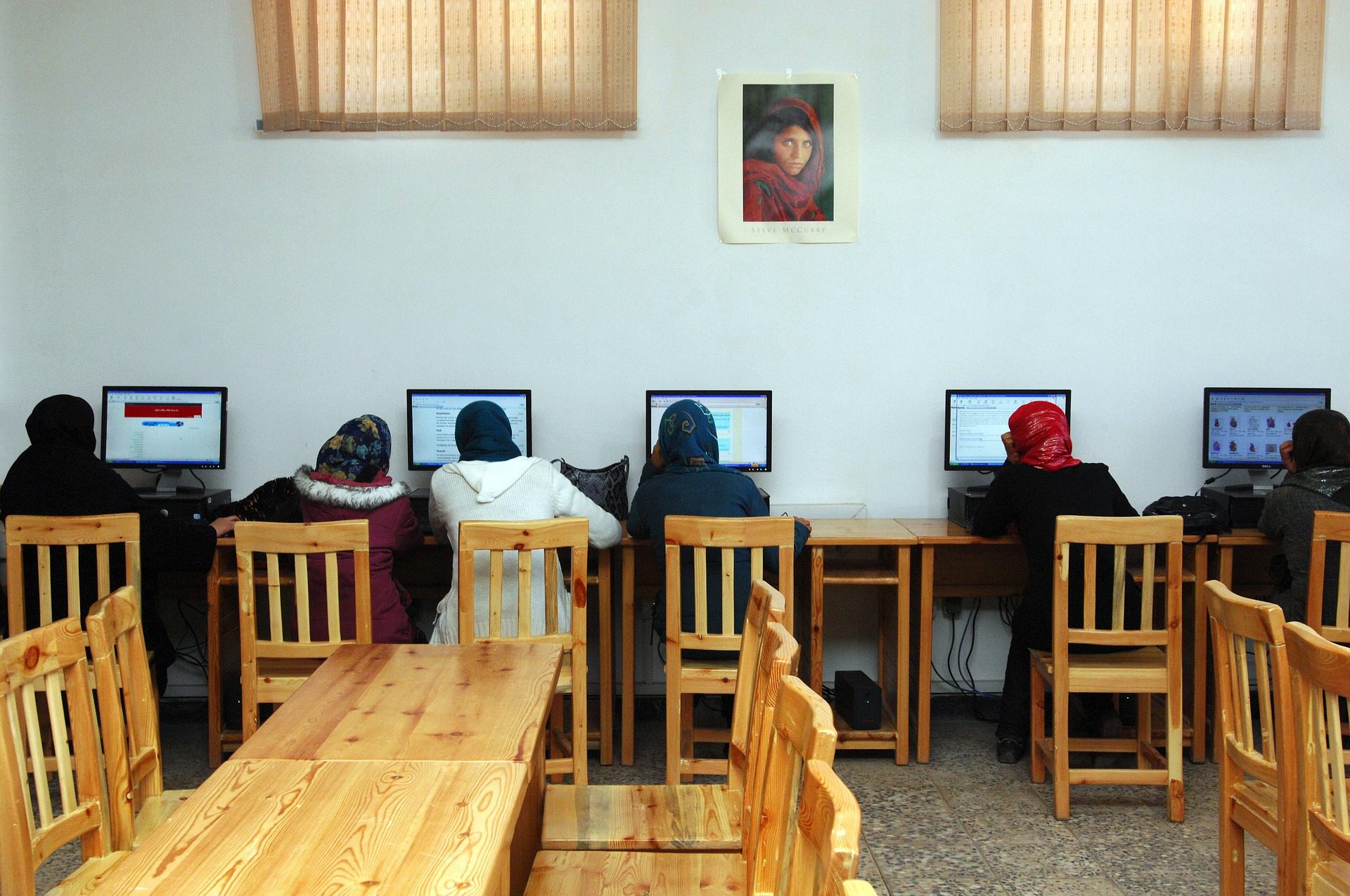 Afghanistan: Quality education must be equally accessible to all, UN experts say