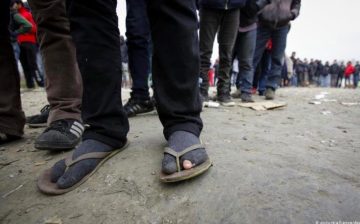 Serbia: Criticism over government closure of refugee shelters along Balkan Route