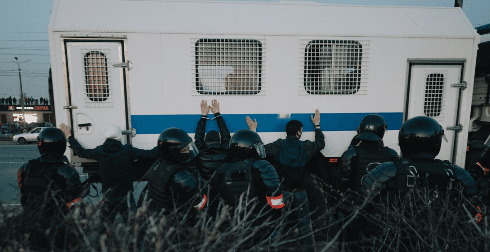 Billion-dollar migrant detention contract awarded to CEO who exploited undocumented workers